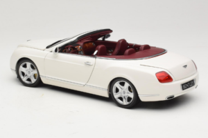 Bentley Continental GTC Valge Minichamps 1:18 100139032 Metall - pilt 7/8