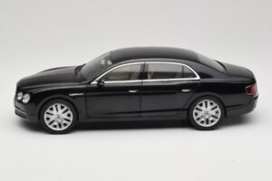 Bentley Flying Spur W12 Onyx Black Kyosho 1:18 08891NX Metall - pilt 4/8