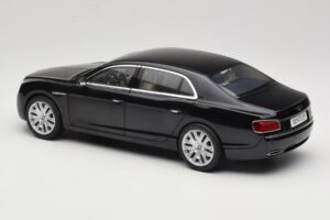Bentley Flying Spur W12 Onyx Black Kyosho 1:18 08891NX Metall - pilt 7/8