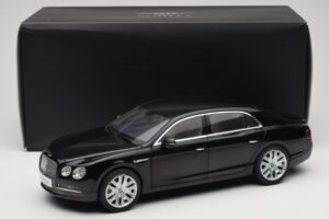 Bentley Flying Spur W12 Onyx Black Kyosho 1:18 08891NX Metall - pilt 8/8