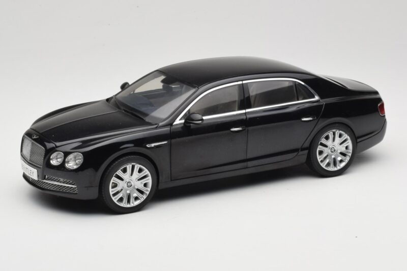 Bentley Flying Spur W12 Onyx Black Kyosho 1:18 08891NX Metall