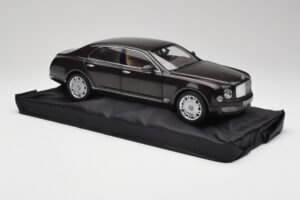 Bentley Mulsanne Burnt Oak Minichamps 1:18 100139905 Metall - pilt 6/8