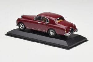 Bentley S1 Continental Flying Spur Burgundia Minichamps 1:43 436139550 Metall - pilt 3/4