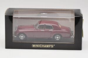 Bentley S1 Continental Flying Spur Burgundia Minichamps 1:43 436139550 Metall - pilt 4/4