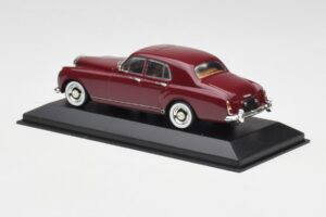 Bentley S1 Continental Flying Spur Kreemjas Minichamps 1:43 436139551 Metall - pilt 3/4