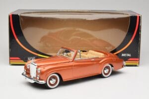 Bentley Type S2 Mulliner Kabriolett Tudor Oranž Metallik Solido 1:18 8007 Metall - pilt 8/8