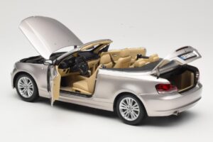 BMW 1 Series E88 Kabriolett Mineral Silver Metallic Kyosho 1:18 80430427020 Metall - pilt 5/8