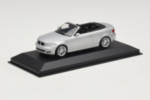 BMW 1-Series E88 Kabriolett Titan Silver Minichamps 1:43 80420427037-R1 Metall - pilt 2/5
