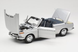 BMW 1600 Kabriolett Hõbedane Minichamps 1:18 80430145819 Metall - pilt 2/8