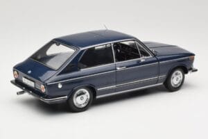 BMW 1600 Touring Sinine Minichamps 1:18 80430145823 Metall - pilt 3/8
