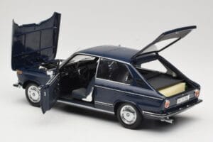 BMW 1600 Touring Sinine Minichamps 1:18 80430145823 Metall - pilt 5/8