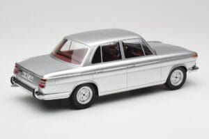 BMW 1800 Ti Hõbedane Minichamps 1:18 107024000 Vaik - pilt 2/6