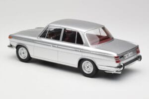 BMW 1800 Ti Hõbedane Minichamps 1:18 107024000 Vaik - pilt 5/6