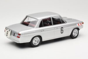 BMW 1800 TiSA #6 J. Munaron / K. Eppelein 24 Hours of Spa 1965 Minichamps 1:18 155652906 Metall - pilt 2/6