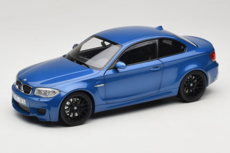 BMW 1M Coupe E82 Blue Metallic Minichamps 1:18 110020025 Metall