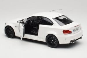 BMW 1M Coupe E82 Valge Minichamps 1:18 110020022 Metall - pilt 5/8