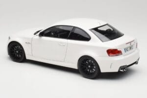 BMW 1M Coupe E82 Valge Minichamps 1:18 110020022 Metall - pilt 7/8