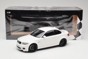 BMW 1M Coupe E82 Valge Minichamps 1:18 110020022 Metall - pilt 8/8