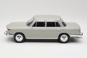 BMW 2000 TI Hall MCG 1:18 MCG18112 Metall - pilt 3/6