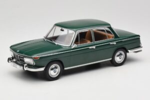BMW 2000 121 Roheline MCG 1:18 MCG18542 Metall