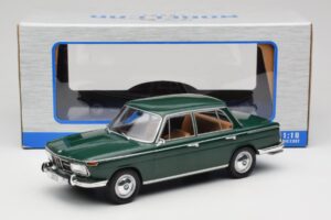 BMW 2000 121 Roheline MCG 1:18 MCG18542 Metall - pilt 6/6
