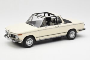 BMW 2002 Baur Kabriolett E10 Chamonix Valge AUTOart 1:18 70532 Metall