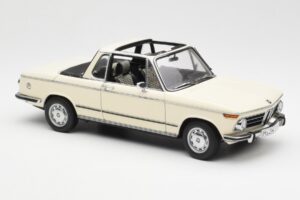 BMW 2002 Baur Kabriolett E10 Chamonix Valge AUTOart 1:18 70532 Metall - pilt 6/8