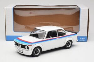 BMW 2002 E10 Turbo Valge MCG 1:18 MCG18408-R Metall - pilt 6/6