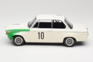 BMW 2002 Tii E10 #10 H. Hahne / D. Quester Winners Nurburgring 1968 Minichamps 1:18 155682710 Metall - pilt 3/6