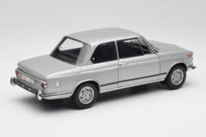 BMW 2002 Tii Polaris Hõbe AUTOart 1:18 80430146517 Metall - pilt 3/8