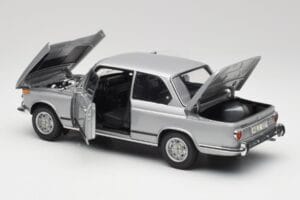 BMW 2002 Tii Polaris Hõbe AUTOart 1:18 80430146517 Metall - pilt 5/8