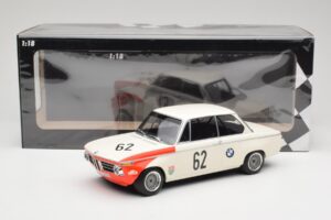 BMW 2002 tiK BMW AG #1 H. Hahne / D. Quester Class Winner Guards International 6 Hours Brands Hatch 1969 Minichamps 1:18 1556 - pilt 6/6