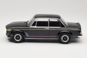 BMW 2002 Turbo Must Minichamps 1:18 155026204 Metall - pilt 3/6
