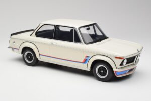BMW 2002 Turbo E10 Chamonix Valge Otto 1:12 G077 Vaik - pilt 3/5