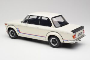 BMW 2002 Turbo E10 Chamonix Valge Otto 1:12 G077 Vaik - pilt 4/5