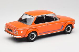 BMW 2002 Turbo Oranž Minichamps 1:18 155026202 Metall - pilt 2/6