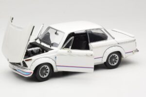 BMW 2002 Turbo E10 Valge Anson 1:18 30393 Metall - pilt 2/8