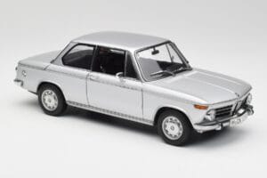 BMW 2002tii Hõbedane AUTOart 1:18 80430151479 Metall - pilt 6/8