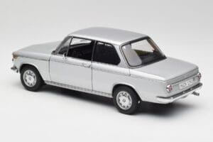 BMW 2002tii Hõbedane AUTOart 1:18 80430151479 Metall - pilt 7/8