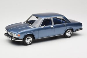 BMW 2500 E3 Blue Metallic BoS Models 1:18 BOS030 Vaik