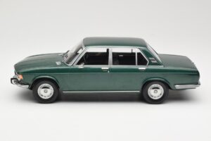 BMW 2500 E3 Green Metallic Minichamps 1:18 155029201 Metall - pilt 3/6