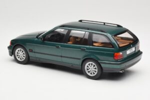 BMW 3 Series E36 Touring Green Metallic MCG 1:18 MCG18366 Metall - pilt 5/6