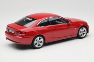 BMW 3 Series E92 Punane Kyosho 1:18 80430407219 Metall - pilt 3/8