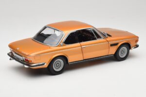 BMW 3.0 CSi E9 Gold Metallic Minichamps 1:18 180029027 Metall - pilt 3/8