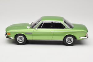BMW 3.0 CSi E9 Green Metallic Minichamps 1:18 155028034 Metall - pilt 3/6