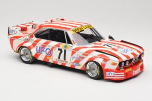 BMW 3.0 CSL E9 #71 Luigi Racing P. Xhenceval / J. Dieudonné 24 Hours of Le Mans 1977 Minichamps 1:18 155772571 Metall - pilt 4/6