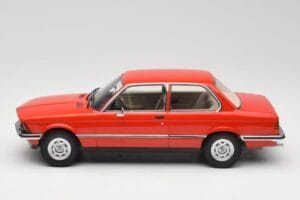 BMW 316 E21 Punane Minichamps 1:18 107024100 Vaik - pilt 3/6