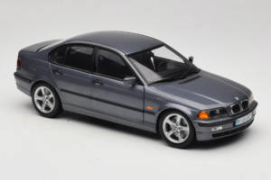 BMW 318i E46 Grey Metallic Edasimüüja Väljaanne UT Models 1:18 80430028459 Metall - pilt 6/8