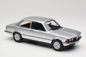 BMW 320 E21 Hõbedane Minichamps 1:18 107024200 Vaik - pilt 4/6