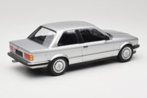 BMW 323i E21 Hõbedane Minichamps 1:18 155026001 Metall - pilt 2/6